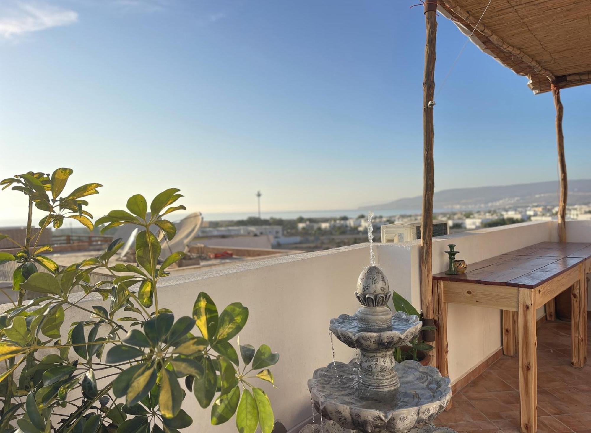 Mana Surf Experience Bed & Breakfast Tamraght ภายนอก รูปภาพ